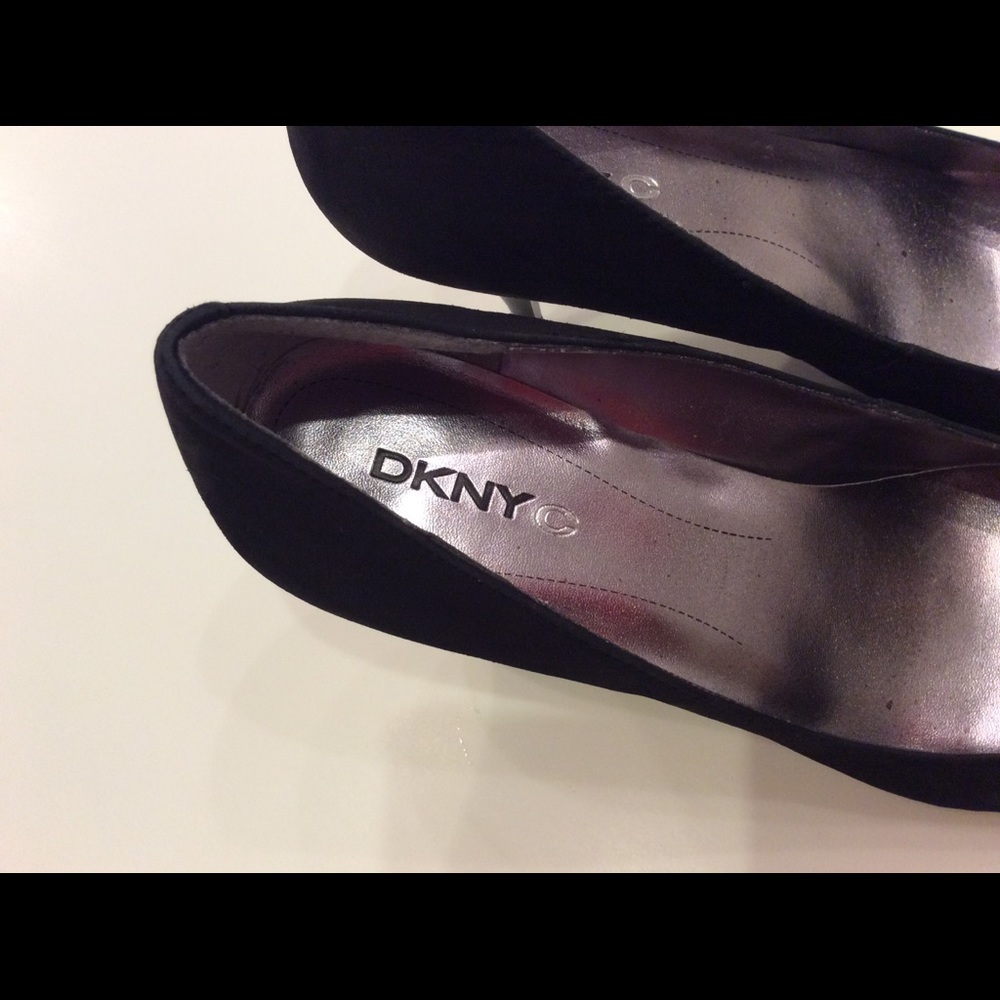 Shoes - Picture 4 of 4